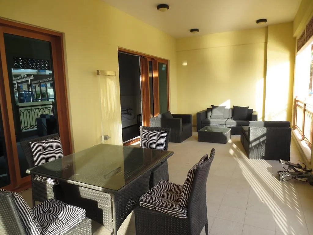 Apartment Yanjoon Holiday Homes - Palm Jumeirah Marina Residence