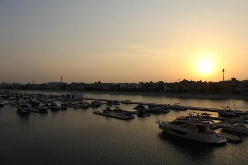 Yanjoon Holiday Homes - Palm Jumeirah Marina Residence location